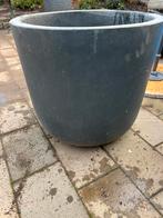 Buitenpot grijs, Tuin en Terras, Bloembakken en Plantenbakken, Ophalen, Zo goed als nieuw, Rond, Kunststof