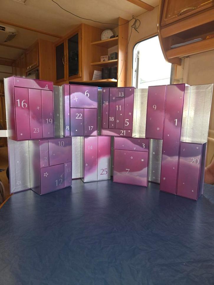 Zelfgevulde Adventskalender - Beauty & Parfum, Hobby en Vrije tijd, Feestartikelen, Nieuw, Overige typen, Kerst of Sinterklaas