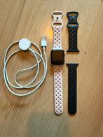Apple Watch 4 met 2 bandjes en lader, Gebruikt, Apple Watch ⌚️, IOS, Ophalen of Verzenden