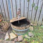 Waterordiment met handpomp, Ophalen, Beton