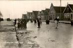 Volendam - IJsvermaak, Ophalen of Verzenden, 1940 tot 1960, Ongelopen, Noord-Holland