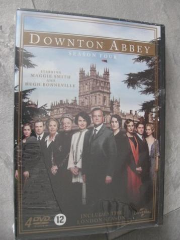 DOWNTON ABBEY - COMPLETE SEIZOEN 4 in een 4-DVD BOX  beschikbaar voor biedingen