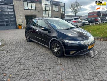 Honda Civic 1.8 Sport Apk! NAP! 5 Deurs! Trekhaak! Airco! beschikbaar voor biedingen