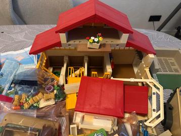 Playmobil paarden manege/stal beschikbaar voor biedingen