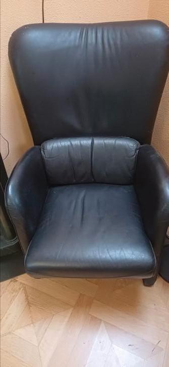 Zwart lederen fauteuil  beschikbaar voor biedingen