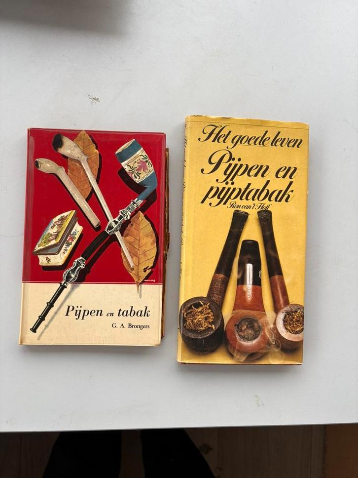 (i) Boekenset over pijpen ,pijptabak Brongers & Van ’t Hoff, Verzamelen, Rookartikelen, Aanstekers en Luciferdoosjes, Zo goed als nieuw