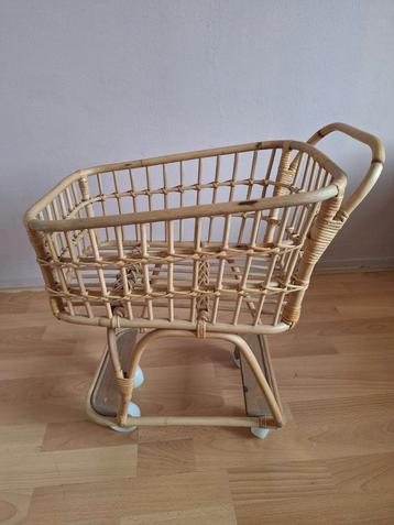 Poppie toys rotan winkelwagentje beschikbaar voor biedingen
