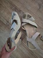 Schoenenpakket Maat 41 - Hakken & Sneakers, Kleding | Dames, Pumps, Guess, Beige, Ophalen of Verzenden