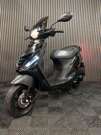 PRIJSKNALLER!! PIAGGIO ZIP BROM 2016 FULL OPTION GLANS ZWART, Fietsen en Brommers, Scooters | Piaggio, Maximaal 45 km/u, Zip, Ophalen of Verzenden