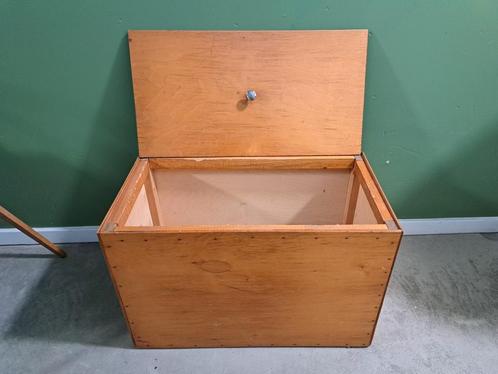 Vintage retro houten kist. opbergbox, opbergdoos
 oude, Huis en Inrichting, Woonaccessoires | Kisten, Zo goed als nieuw, Minder dan 50 cm