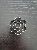 Uitstekers bloem set/3, Ophalen of Verzenden, Zo goed als nieuw, Taarten of Cupcakes, Versiering