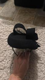 Zwart winterhoedje, Kleding | Dames, Hoeden en Petten, 55 cm (S, 6⅞ inch) of minder, Hoed, Ophalen of Verzenden, Zo goed als nieuw