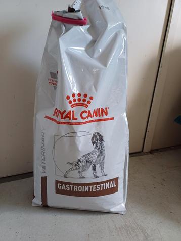 12,9 kilo royal canin gastrointestinal en 56 dentaticks