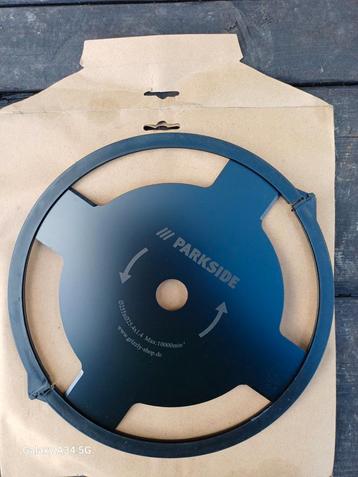 Bosmaaier messen / zaagblad beschikbaar voor biedingen