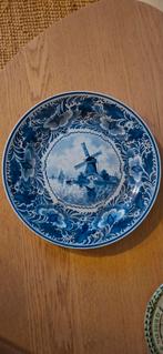 Delfts blauw bord met Hollandse molen, Ophalen of Verzenden