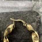 14 karaat gouden oorbellen wokkels creolen, Sieraden, Tassen en Uiterlijk, Oorbellen, Ophalen of Verzenden, Nieuw, Goud