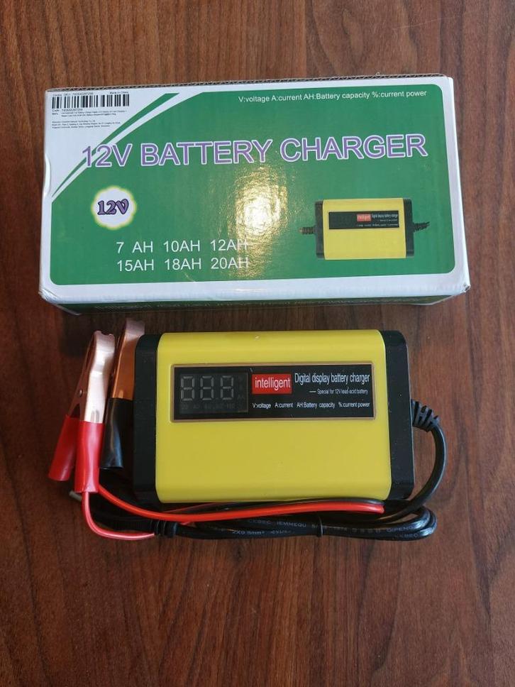Een nieuwe slimme 12V 2A acculader in doos, Auto-onderdelen, Accu's en Toebehoren, Nieuw, Ophalen of Verzenden