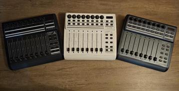 3 Behringer BCF2000 Midi/USB Studio Mixers. beschikbaar voor biedingen