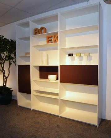 Interlubke Grid boekenkast beschikbaar voor biedingen