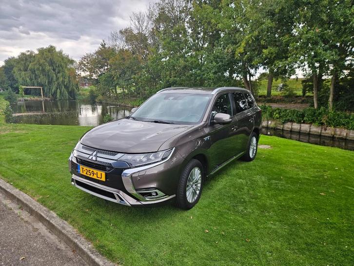 Mitsubishi Outlander 2.4  Instyle Phev 240pk 4WD Aut 2020, Auto's, Mitsubishi, Particulier, Outlander, 360° camera, 4x4, ABS, Achteruitrijcamera