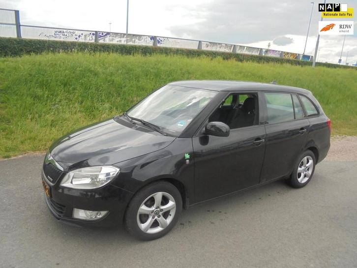 Skoda Fabia Combi Skoda fabia 1.2 tdi airco ecc lmv navi EXP, Auto's, Skoda, Te koop, Fabia, ABS, Airbags, Airconditioning, Boordcomputer