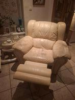 Fauteuil met hockers van leder crème kleur samen €10, Ophalen, Gebruikt, Eenpersoons, 75 tot 100 cm