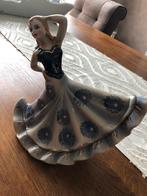 Porselijn beeldje gaaf, Antiek en Kunst, Ophalen of Verzenden