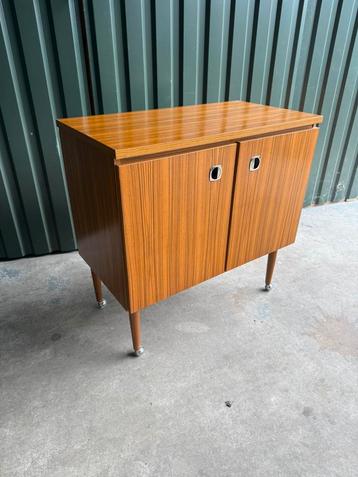Vintage Retro Dressoir Barkast Audiomeubel LP kast beschikbaar voor biedingen