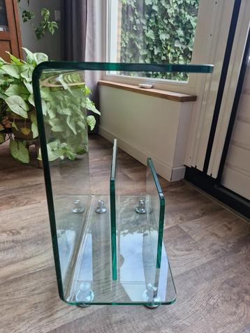 Glazen lectuurtafel beschikbaar voor biedingen