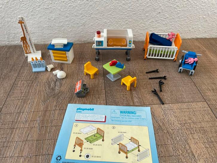 Playmobil Inrichting Kinderziekenhuis 6295 - compleet!, Kinderen en Baby's, Speelgoed | Playmobil, Zo goed als nieuw, Complete set