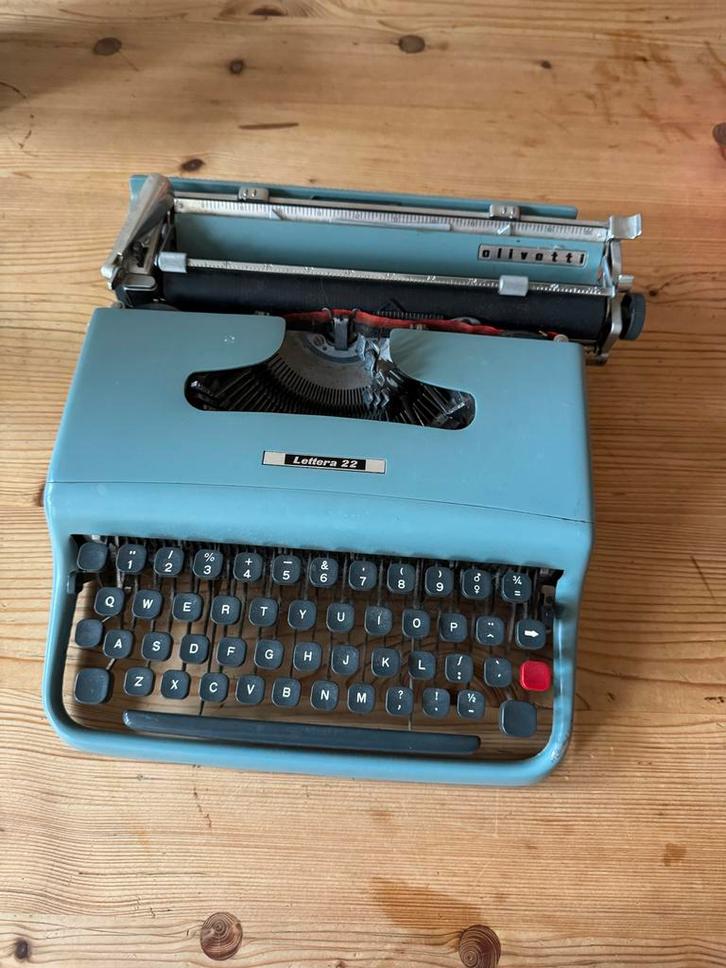 Olivetti Lettera 22 Typemachine - Design Klassieker, Diversen, Typemachines, Gebruikt, Ophalen of Verzenden