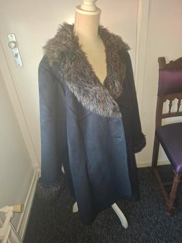 Dames winterjas maat 52 beschikbaar voor biedingen