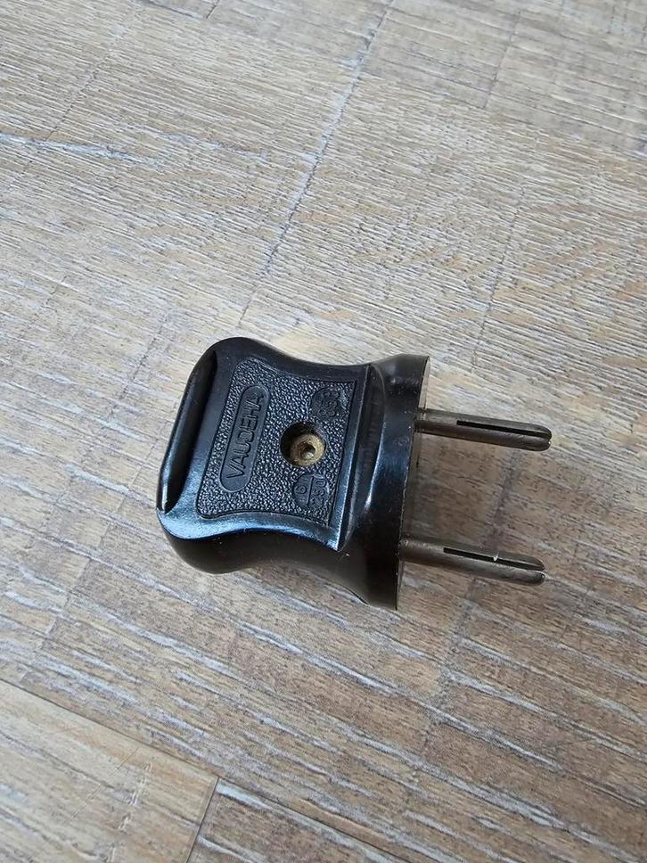 Antieke prachtige bakeliete stekker €4.50, Antiek en Kunst, Antiek | Overige Antiek, Ophalen of Verzenden