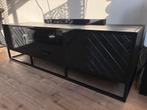 Zwart tv meubel met visgraatmotief - nette staat!, Ophalen, 150 tot 200 cm, Zo goed als nieuw, Minder dan 100 cm