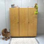Lichte vintage sixties strakke kledingkast 3 deurs hang leg, Ophalen, Gebruikt, Overige materialen, 100 tot 150 cm