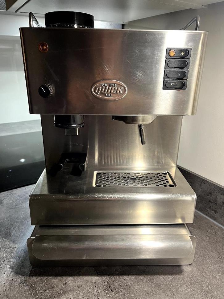 Quickmill 3035 epresso / koffie apparaat, Witgoed en Apparatuur, Koffiezetapparaten, Zo goed als nieuw, Gemalen koffie, Koffiebonen