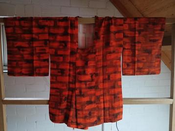 Traditionele Japanse Kimono hoari jasje red black beschikbaar voor biedingen