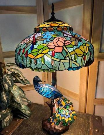 Tiffany Pauw Lamp XL beschikbaar voor biedingen