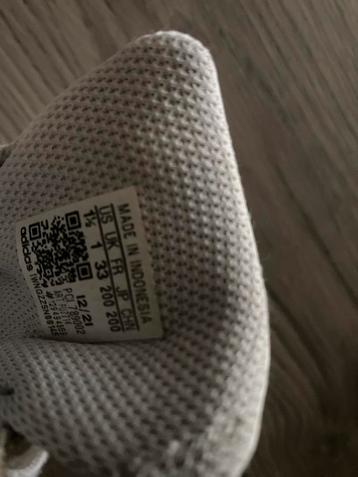 Adidas Superstar Wit/Goud Maat 33 beschikbaar voor biedingen