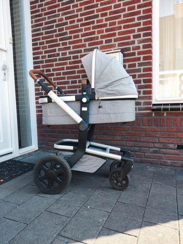 Zeer nette Joolz DAY3 kinderwagen inclusief accessoires  beschikbaar voor biedingen