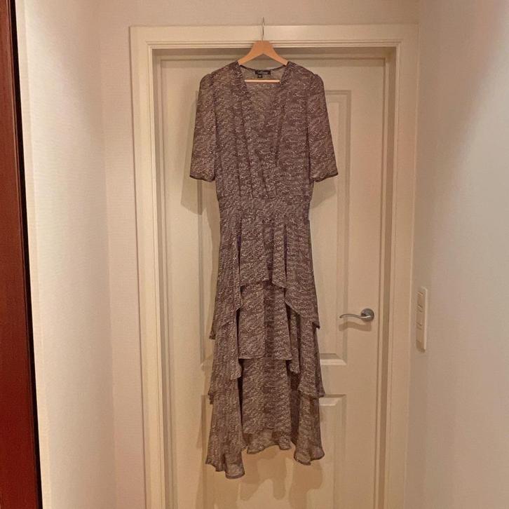 LaDress jurk Naomi maat L leopard Chiffon, Kleding | Dames, Jurken, Zo goed als nieuw, Maat 42/44 (L), Overige kleuren, Onder de knie