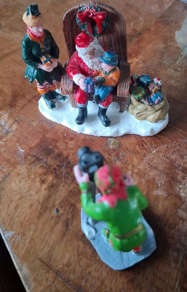 Lemax Kerstdorp Beeldjes Set, Diversen, Kerst, Gebruikt, Ophalen of Verzenden