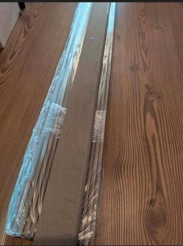 32m grijs eiken hout plinten / Gray oak wooden plinth
 beschikbaar voor biedingen