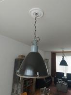 2 antieke identieke fabriekslampen ,industrieel, Huis en Inrichting, Ophalen, Zo goed als nieuw, 50 tot 75 cm