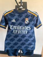 Real Madrid Voetbaltenue Mbappe Maat 128, Ophalen of Verzenden, Zo goed als nieuw, Jongen