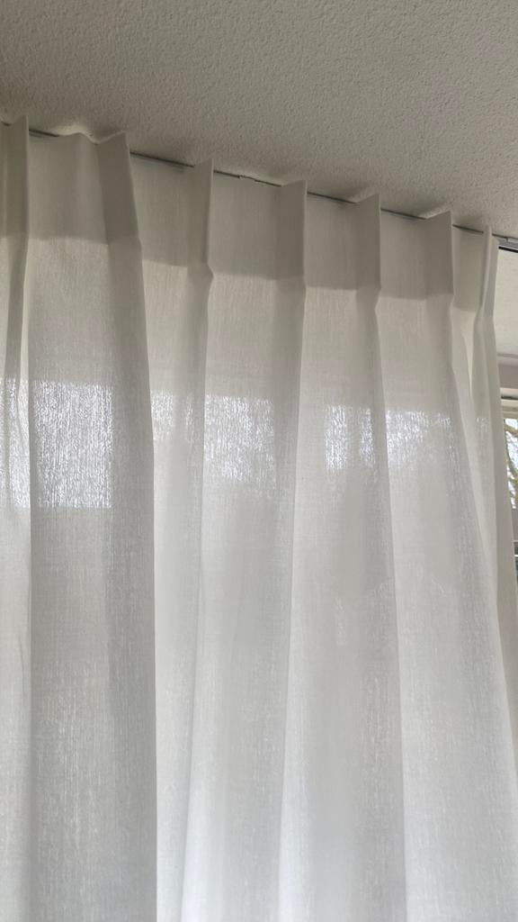 Een gordijn 290 breed 225 hoog off white lichtdoorlatend, Ophalen of Verzenden, Zo goed als nieuw, 200 cm of meer