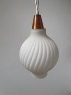 3 Vintage lampenkappen melkglas, Huis en Inrichting, Ophalen, Zo goed als nieuw, Minder dan 50 cm