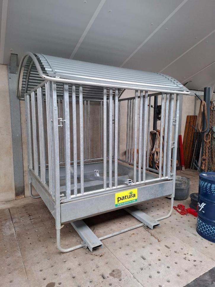 Patura hooiruif zware kwaliteit 12 voerplaatsen (nieuw), Dieren en Toebehoren, Stalling en Weidegang