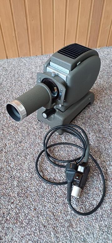 Vintage projector Leitz Prado 250 beschikbaar voor biedingen