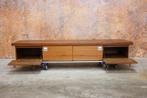 ZGAN Bert Plantagie Mobius notenhouten TV meubel / dressoir, Design, Ophalen of Verzenden, 200 cm of meer, Metaal